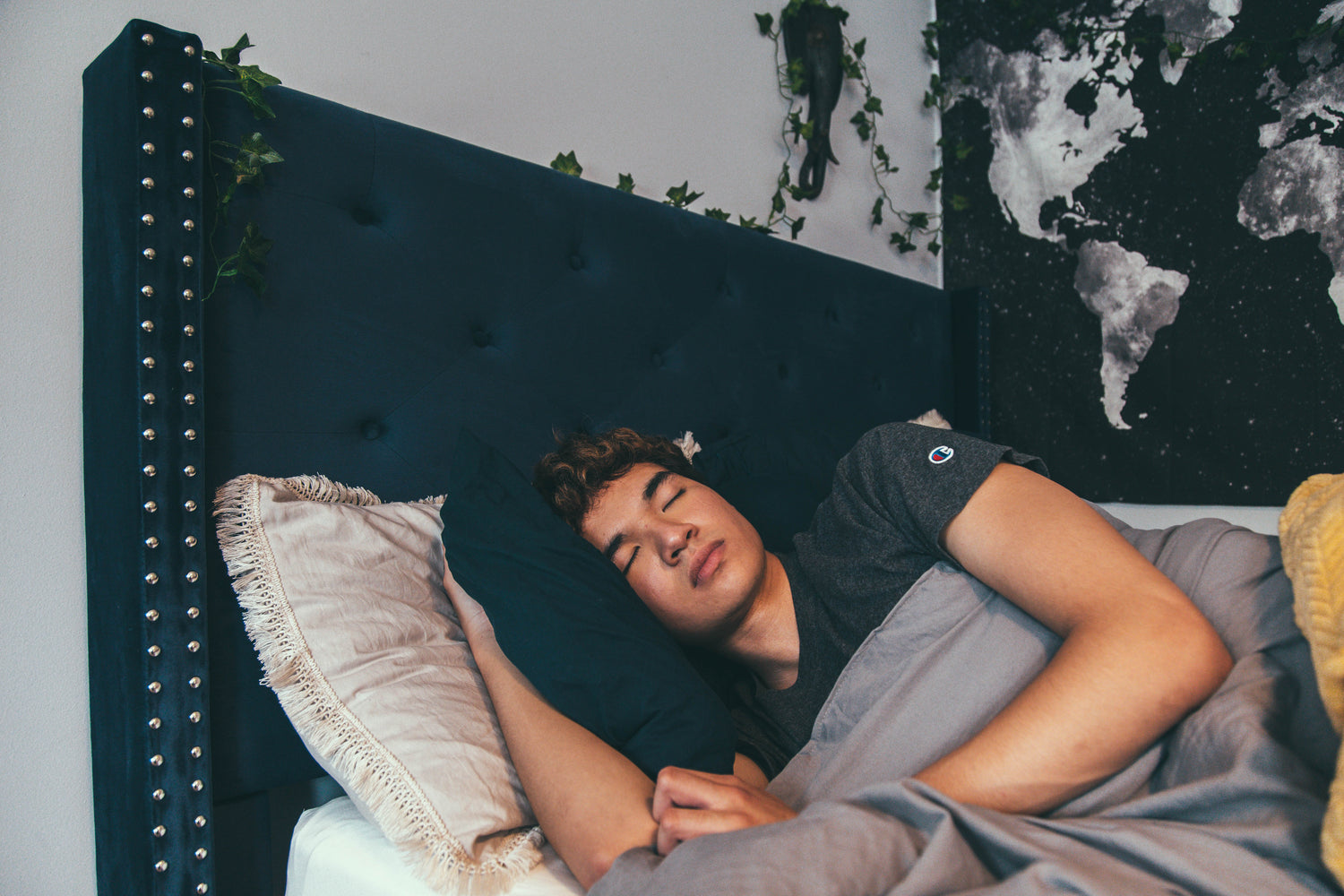 How a Comfortable Bed and Mattress Can Improve Your Sleep Quality